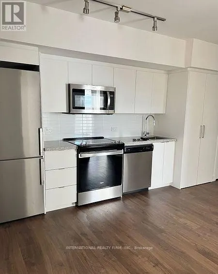 1016 - 30 TRETTI WAY
