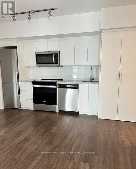 1016 - 30 TRETTI WAY