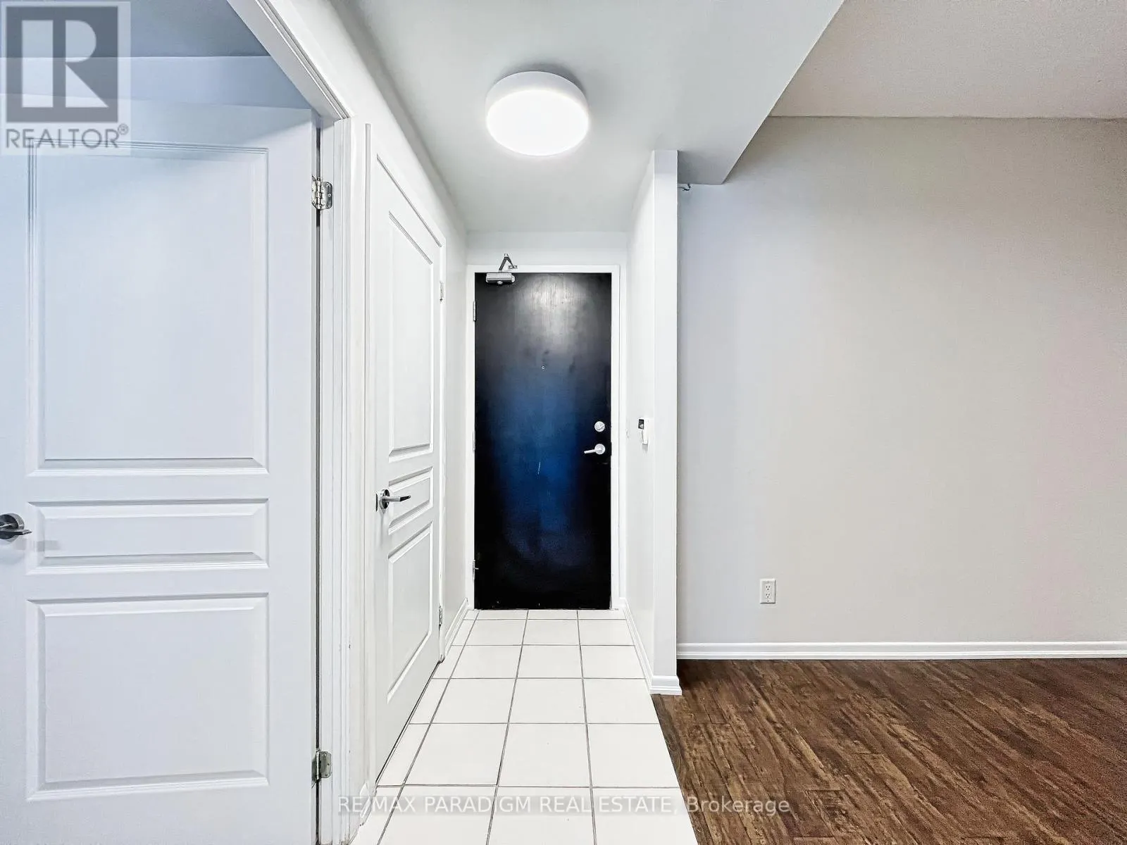 3713 - 18 YONGE STREET