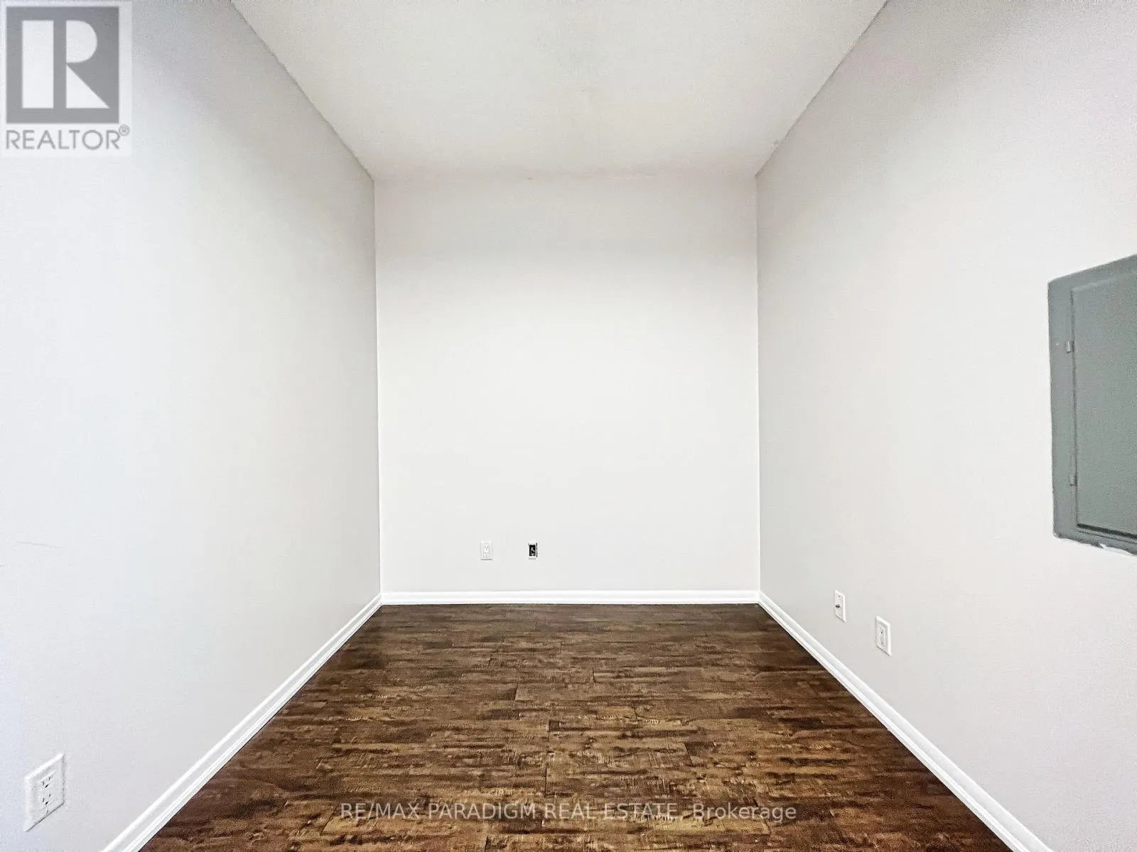 3713 - 18 YONGE STREET