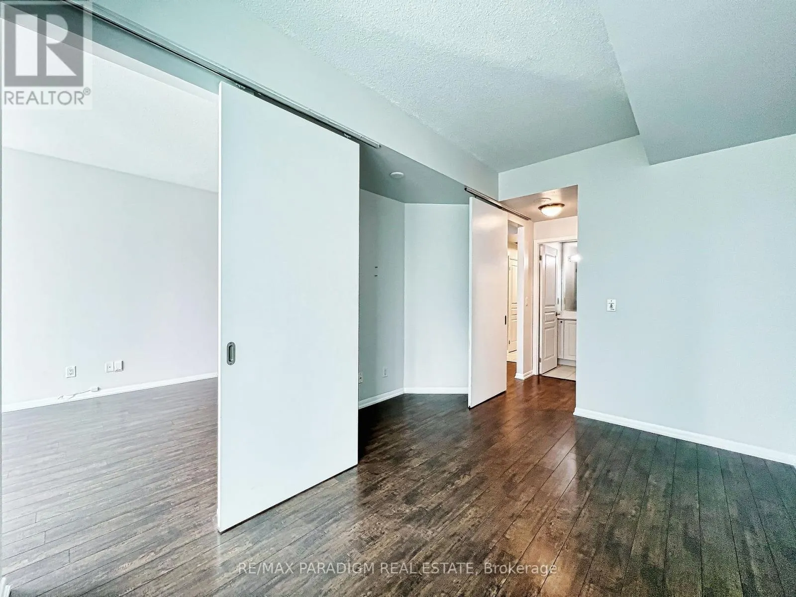3713 - 18 YONGE STREET