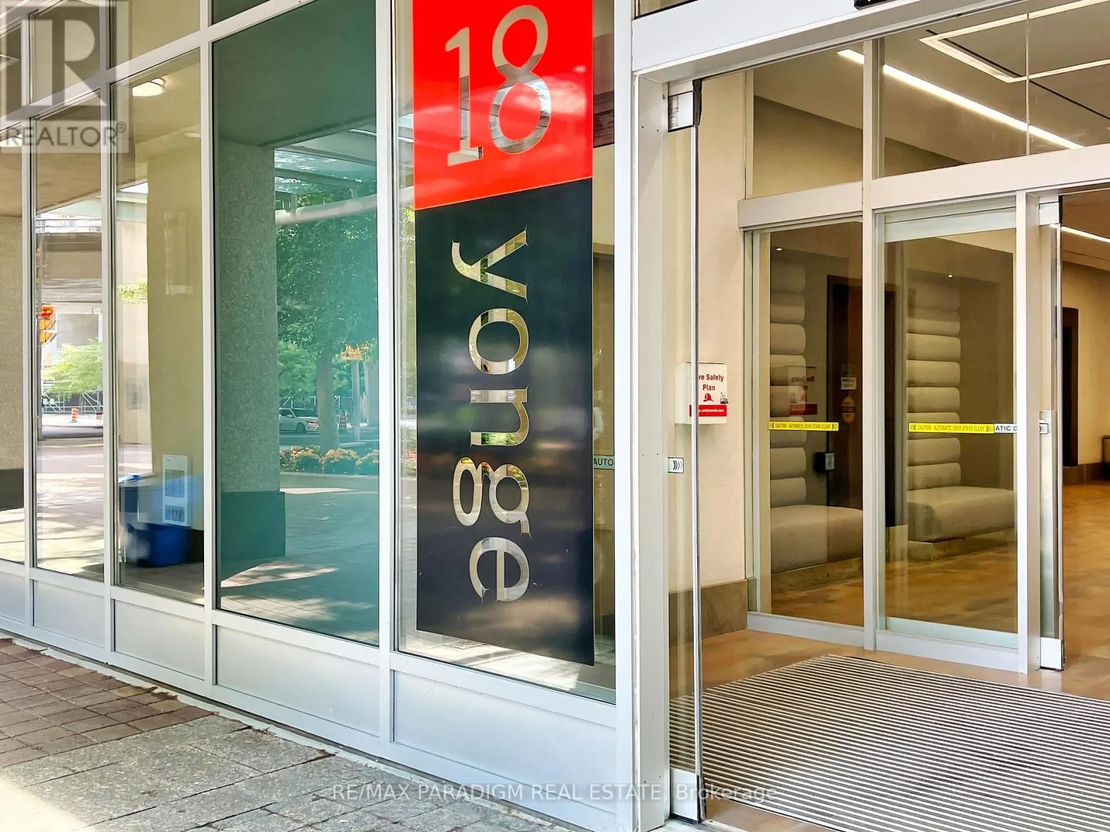 3713 - 18 YONGE STREET