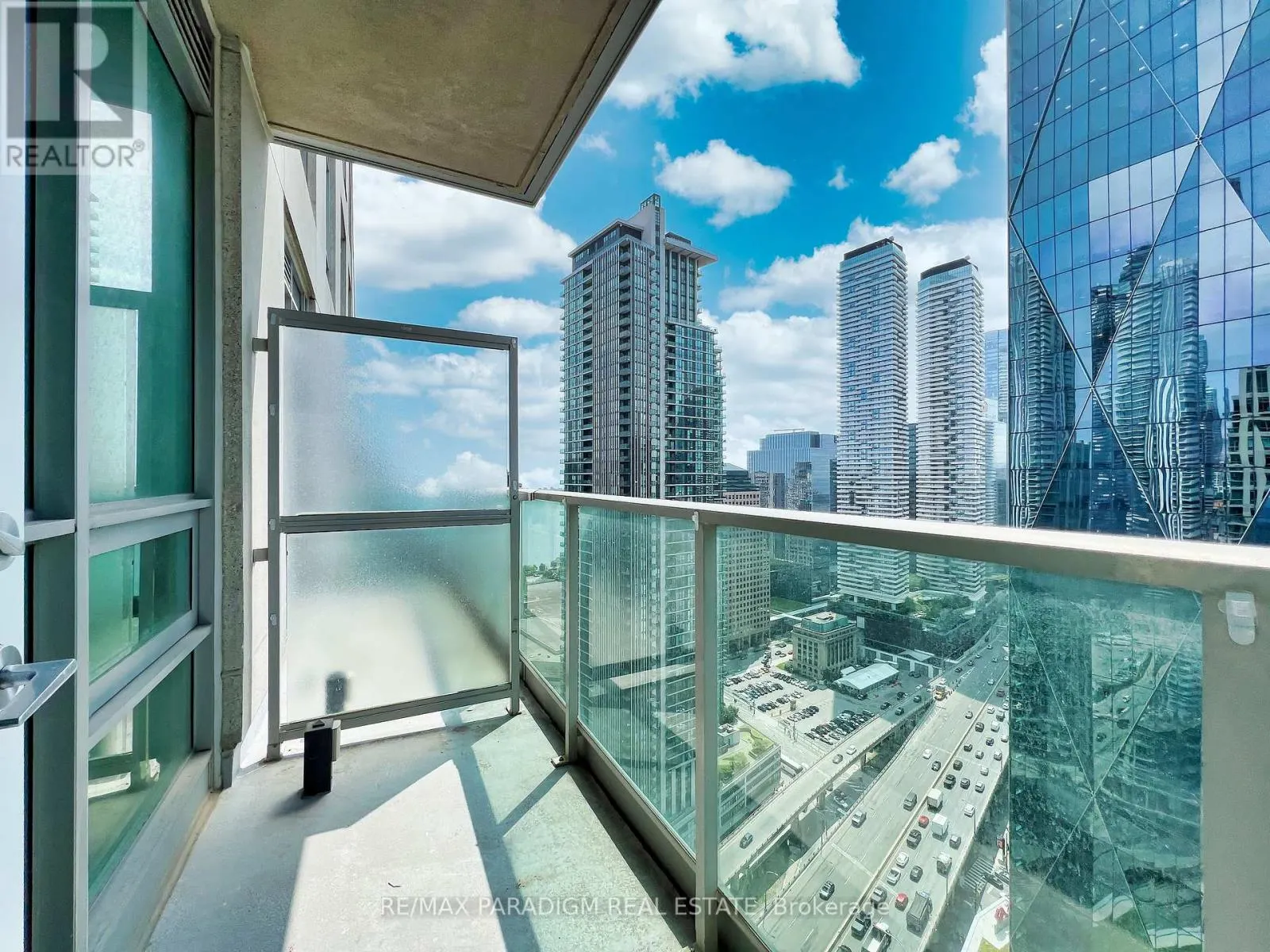 3713 - 18 YONGE STREET
