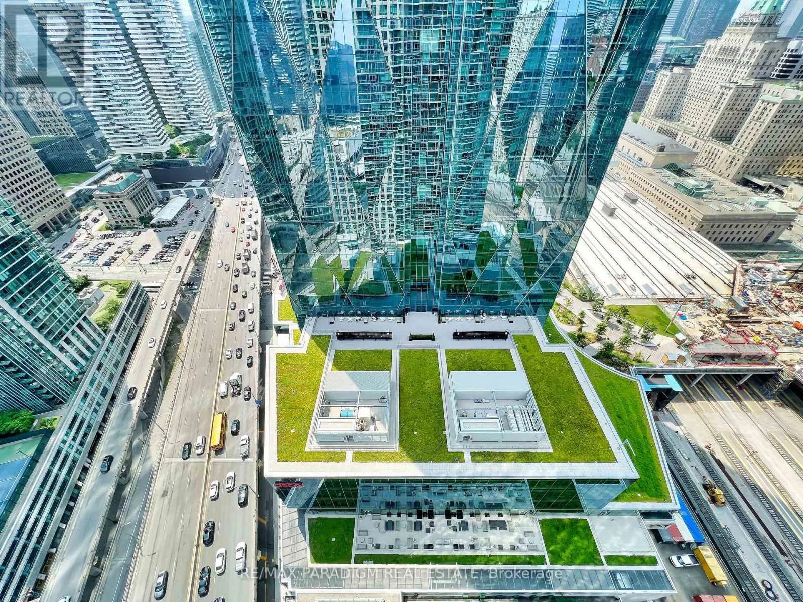 3713 - 18 YONGE STREET