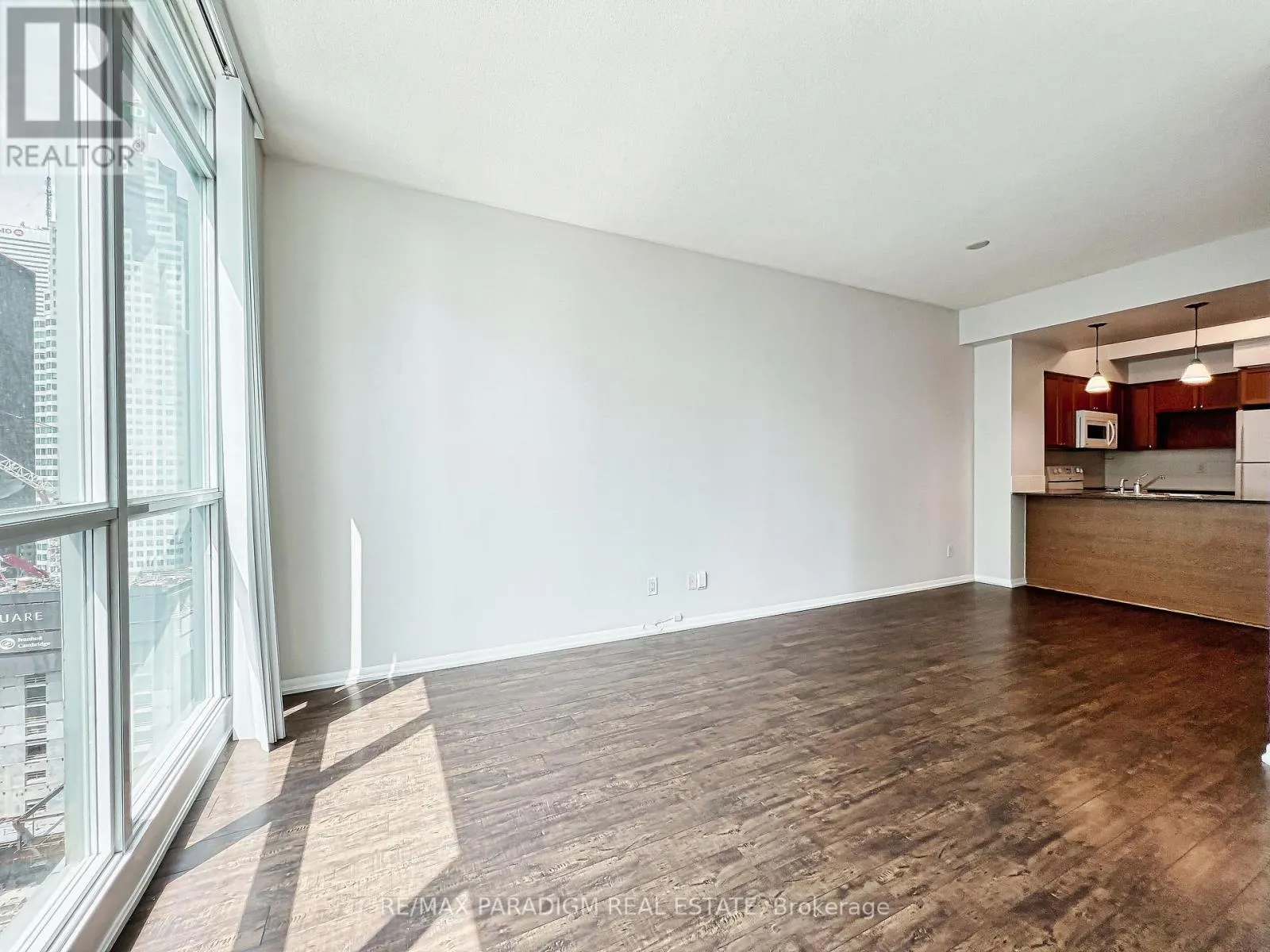3713 - 18 YONGE STREET