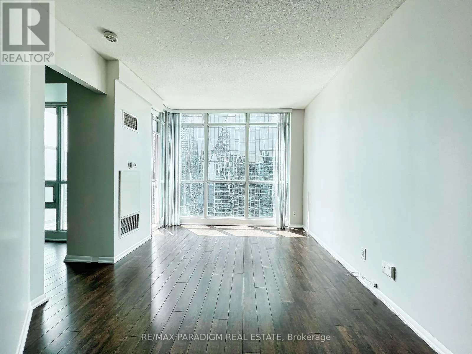 3713 - 18 YONGE STREET
