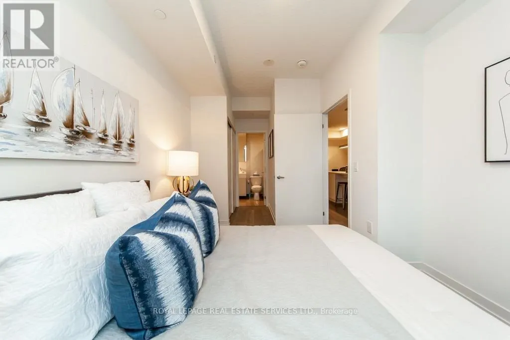 612 - 15 LOWER JARVIS STREET