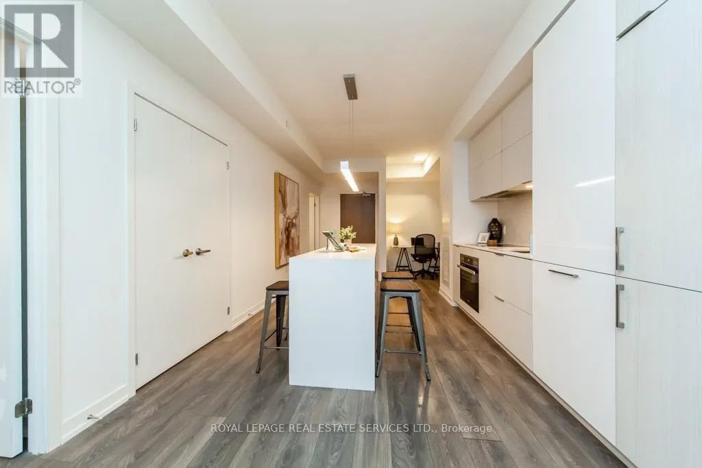 612 - 15 LOWER JARVIS STREET