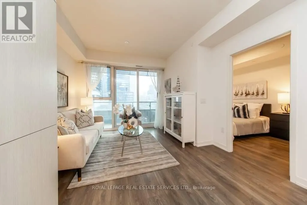 612 - 15 LOWER JARVIS STREET