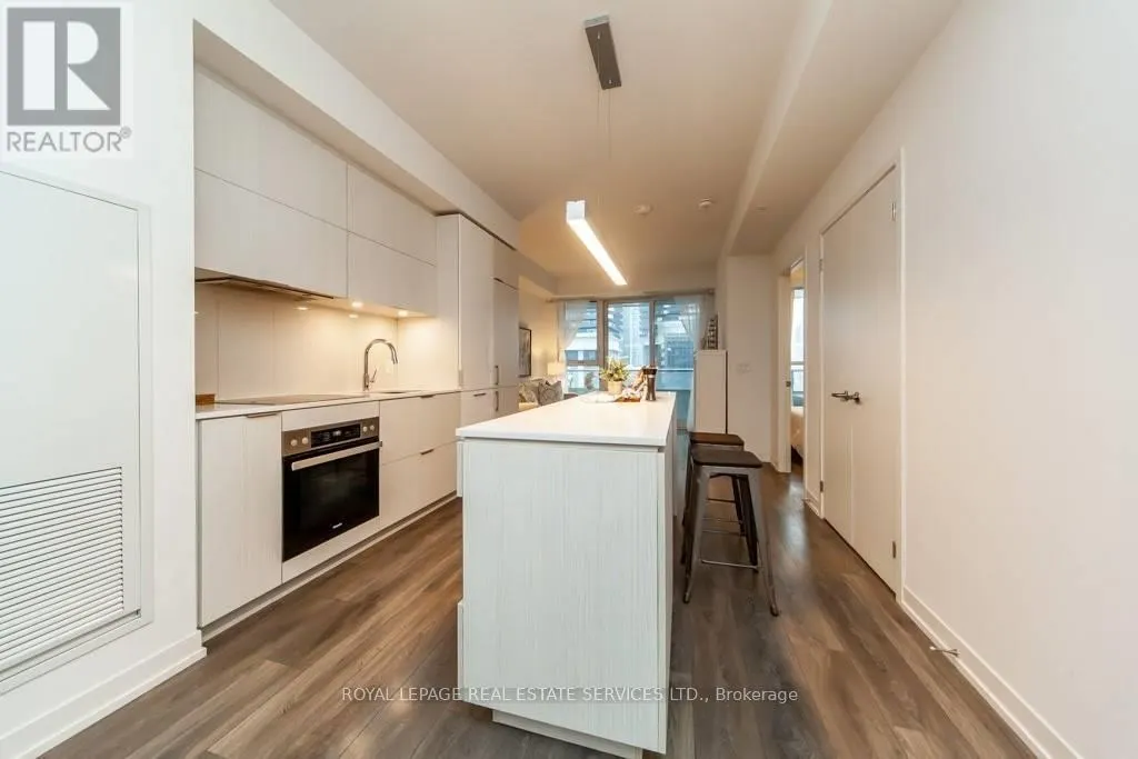 612 - 15 LOWER JARVIS STREET