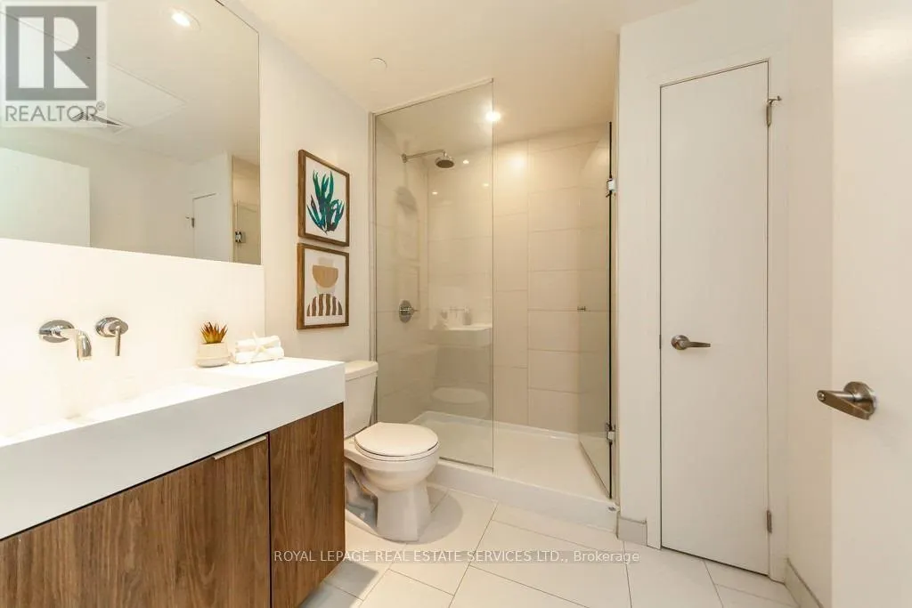 612 - 15 LOWER JARVIS STREET