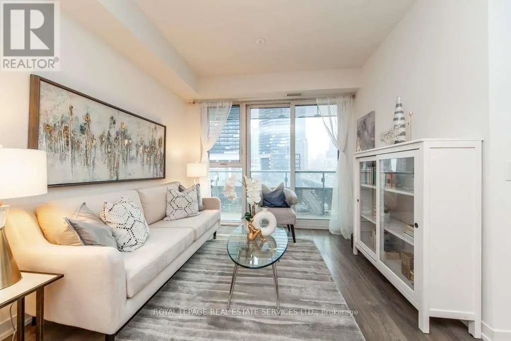 612 - 15 LOWER JARVIS STREET