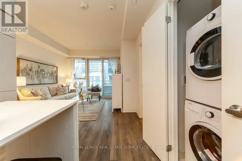 612 - 15 LOWER JARVIS STREET
