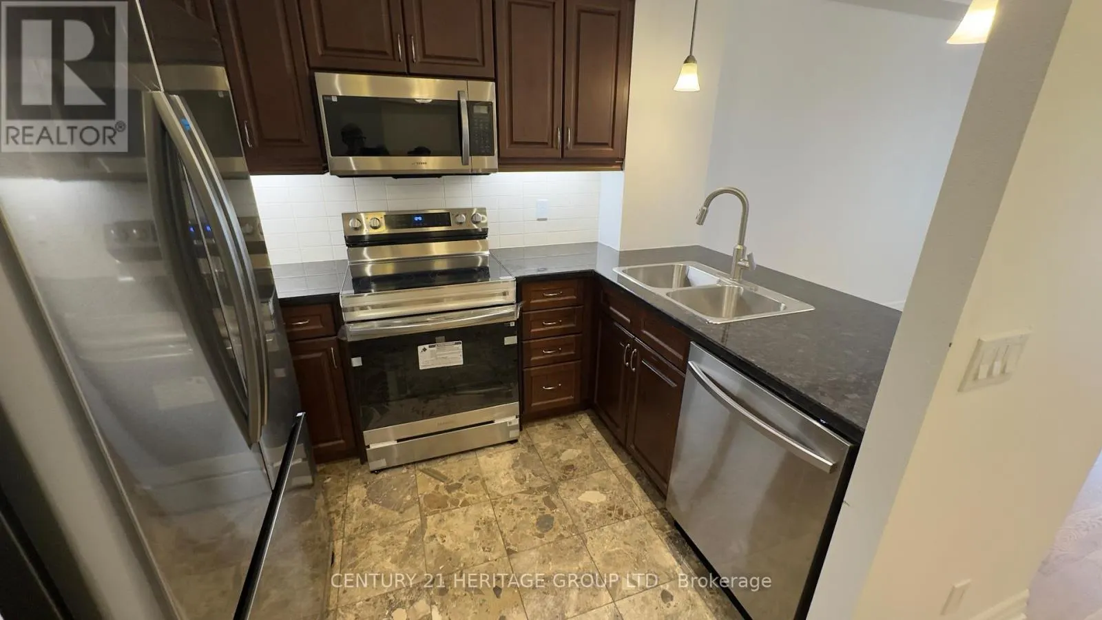 707 - 23 REAN DRIVE