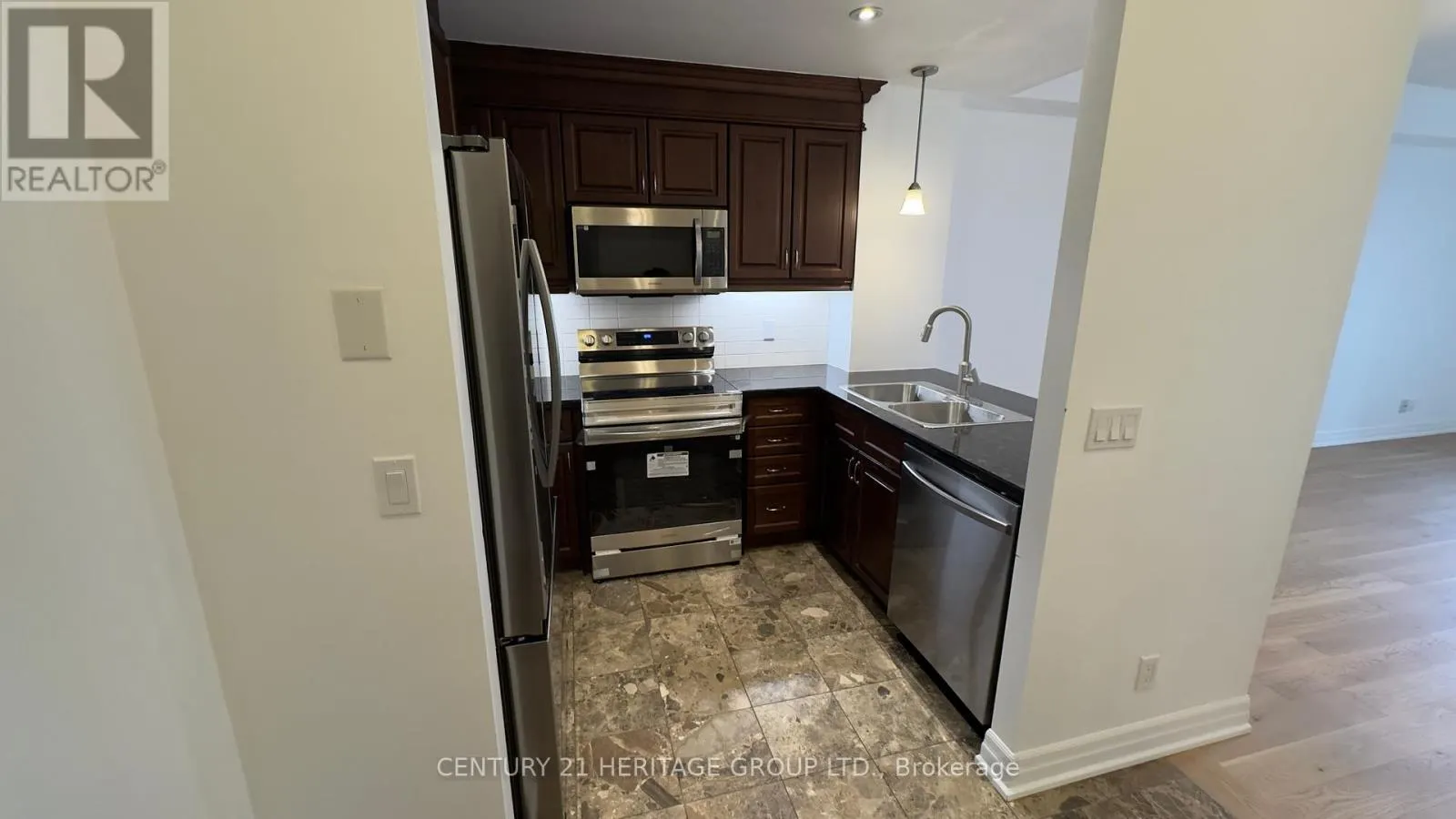 707 - 23 REAN DRIVE