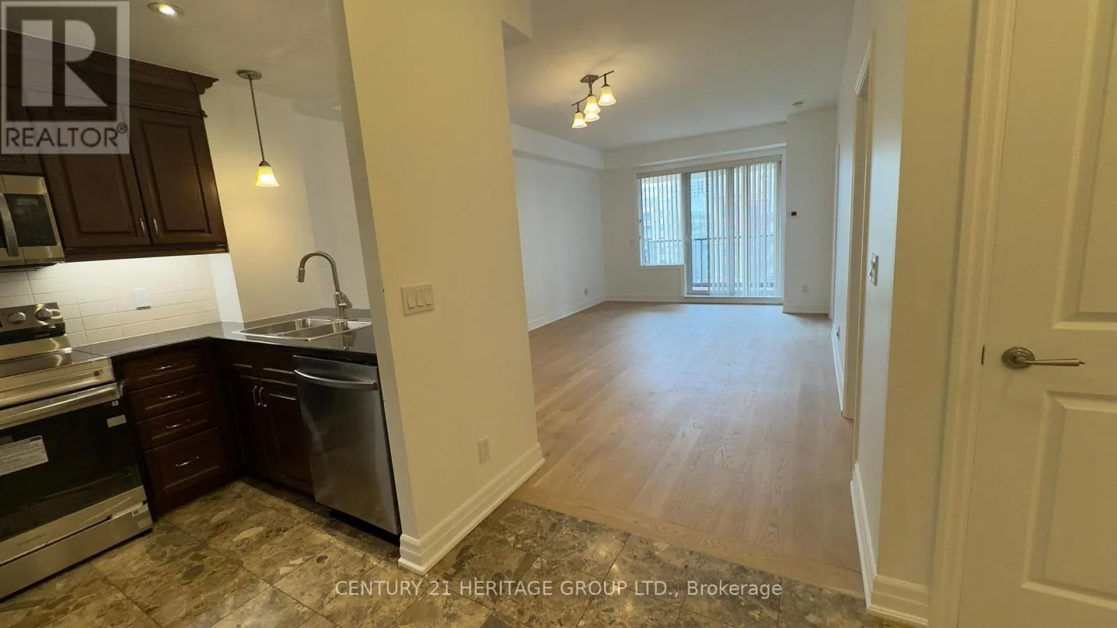 707 - 23 REAN DRIVE