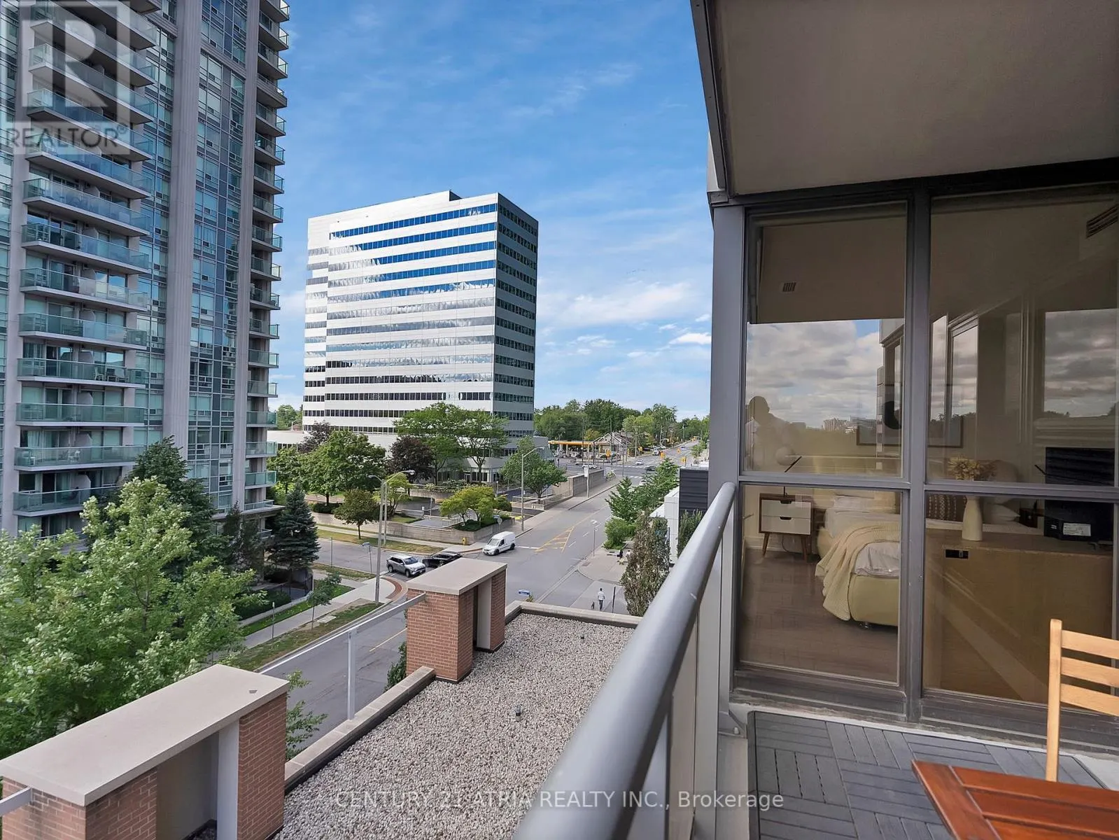 609 - 23 SHEPPARD AVENUE E