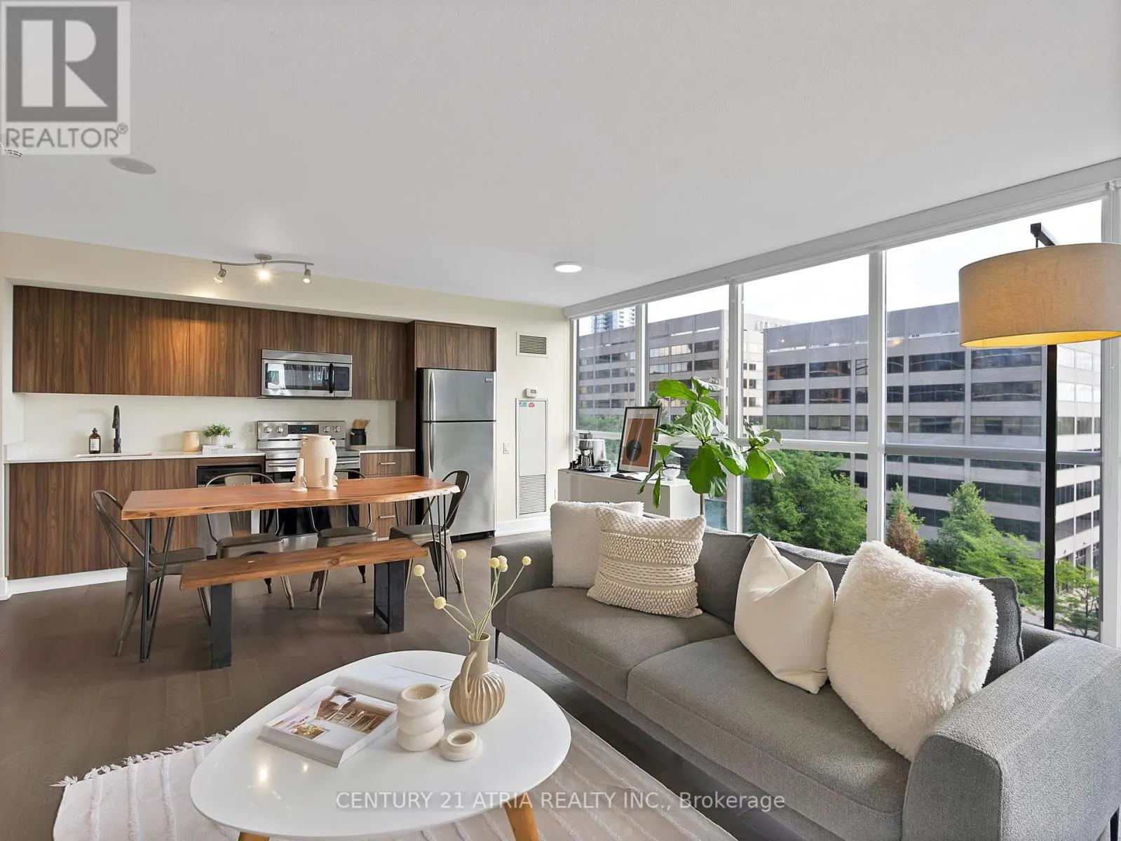 609 - 23 SHEPPARD AVENUE E