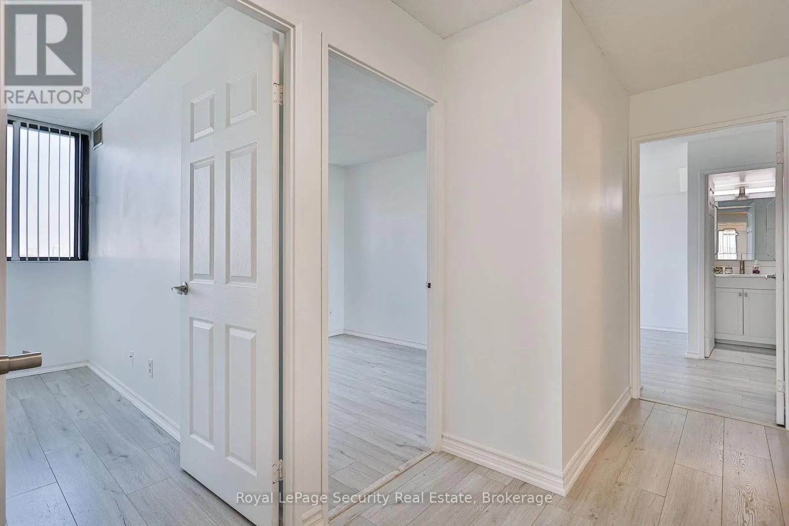 907 - 133 TORRESDALE AVENUE