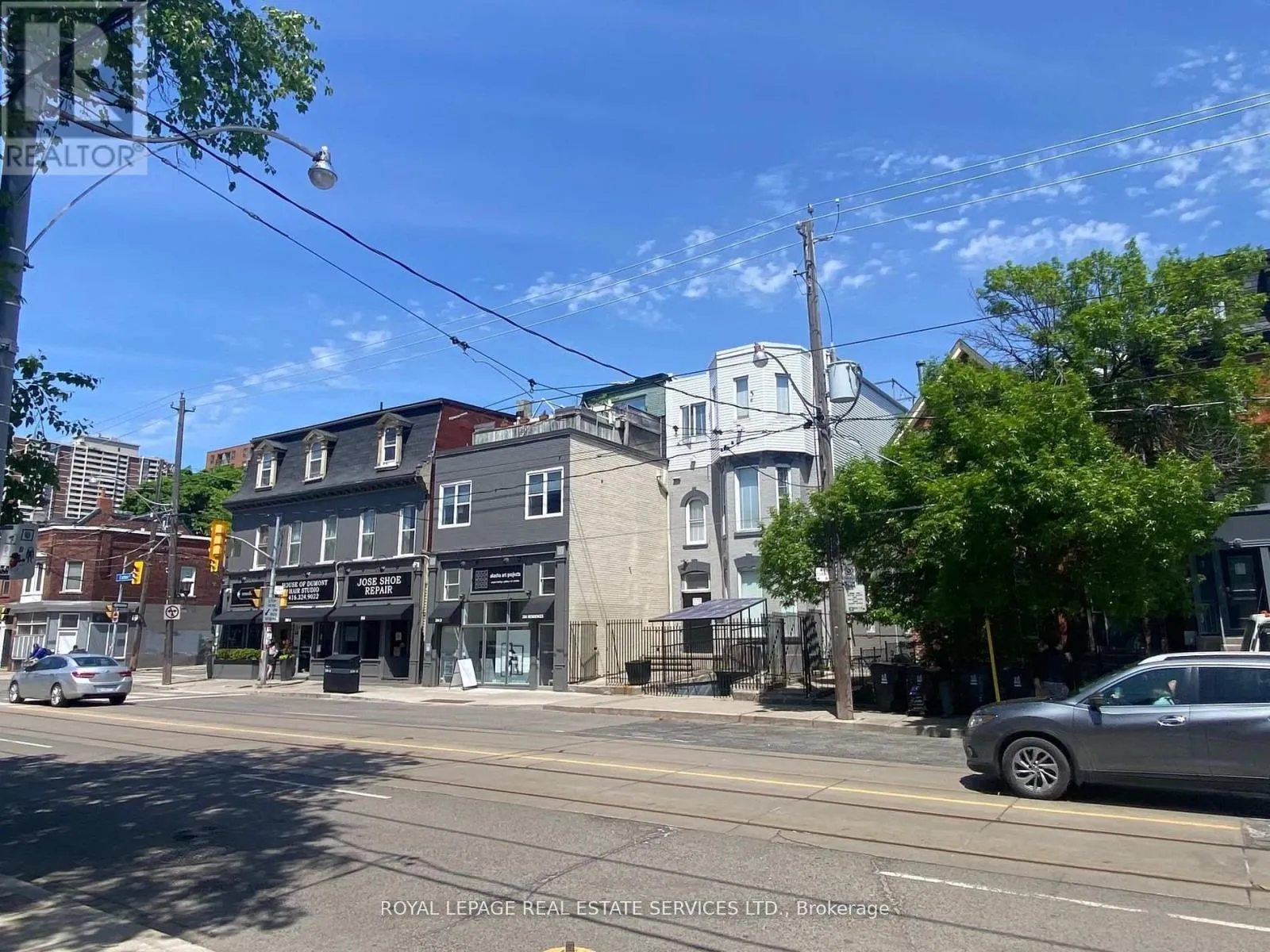 303 - 206 CARLTON STREET
