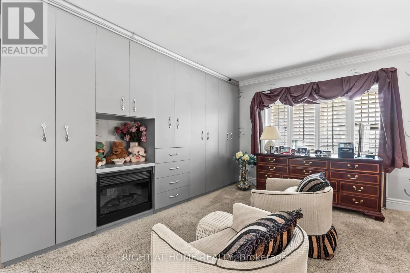 287 RUSSELL HILL ROAD