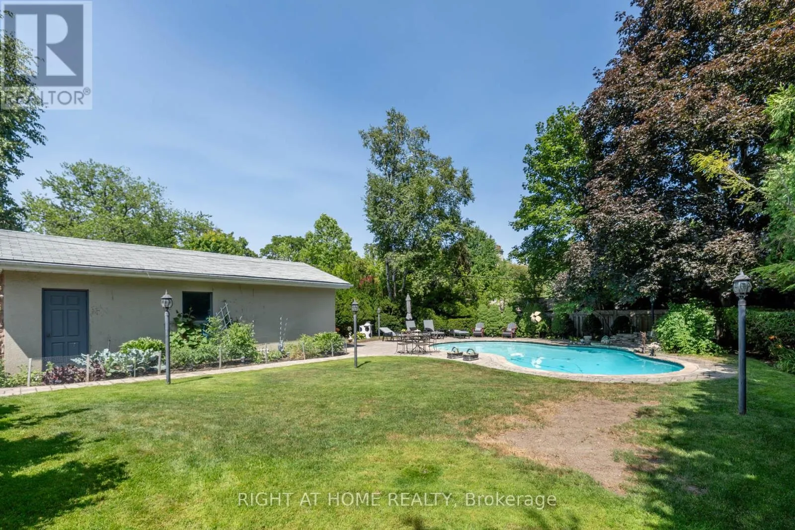 287 RUSSELL HILL ROAD