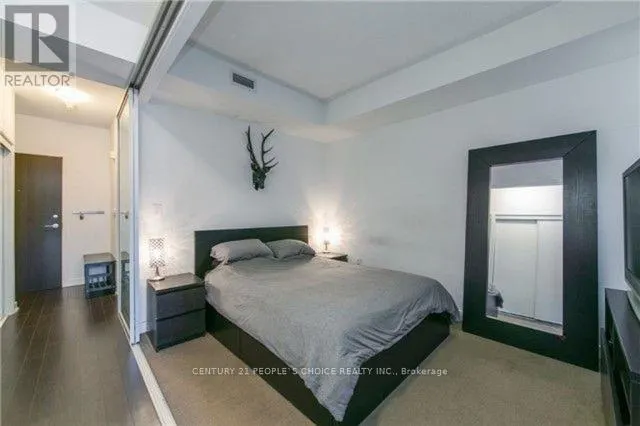 235 - 8 TELEGRAM MEWS