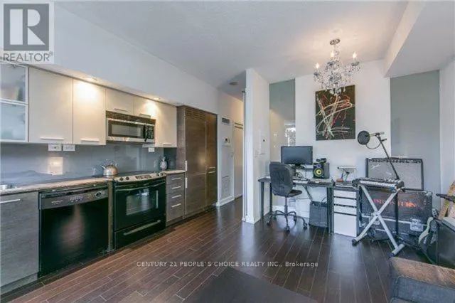 235 - 8 TELEGRAM MEWS