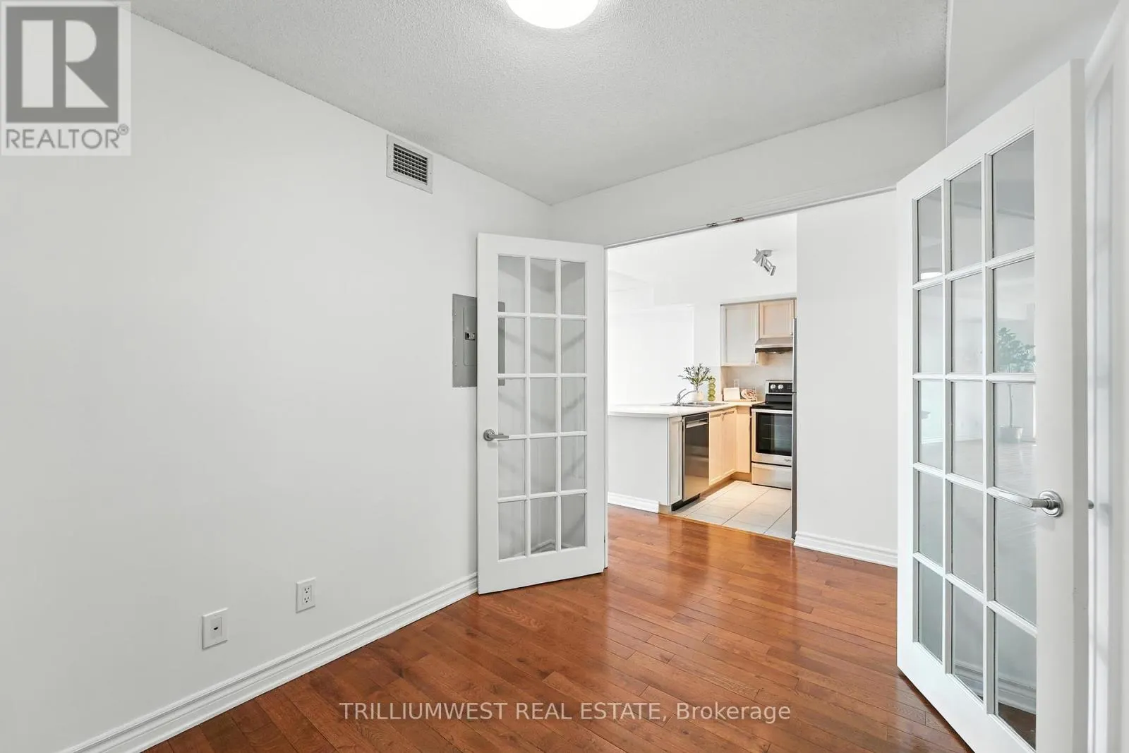 2111 - 17 BARBERRY PLACE
