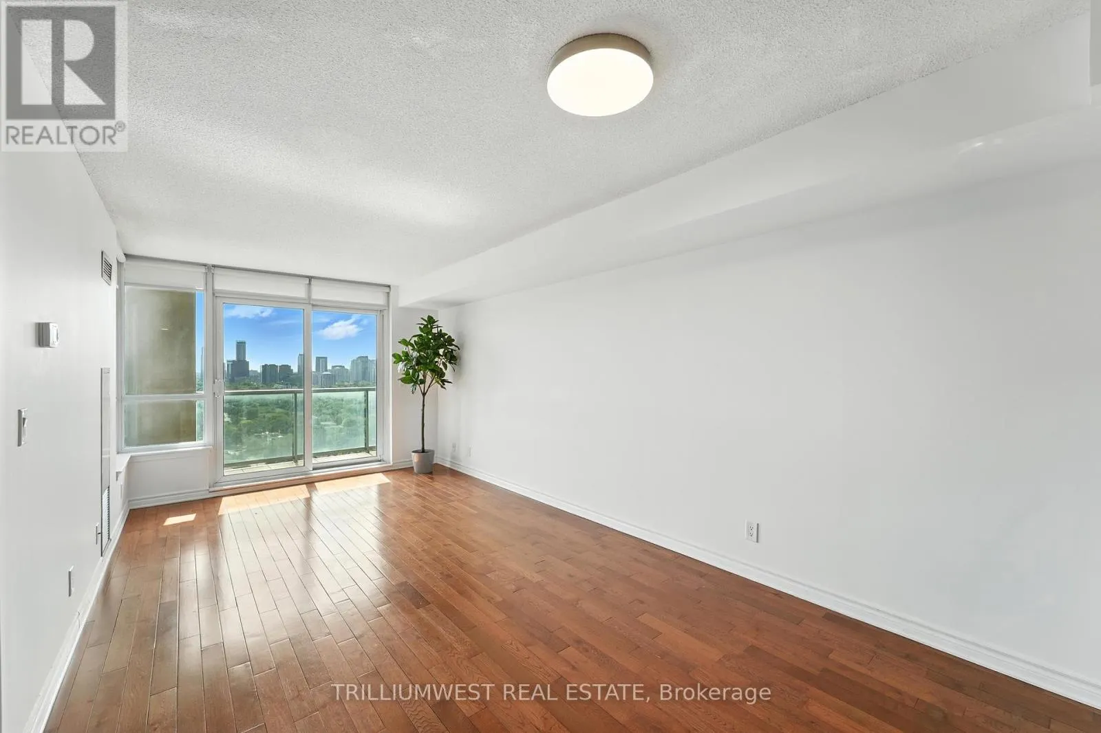 2111 - 17 BARBERRY PLACE