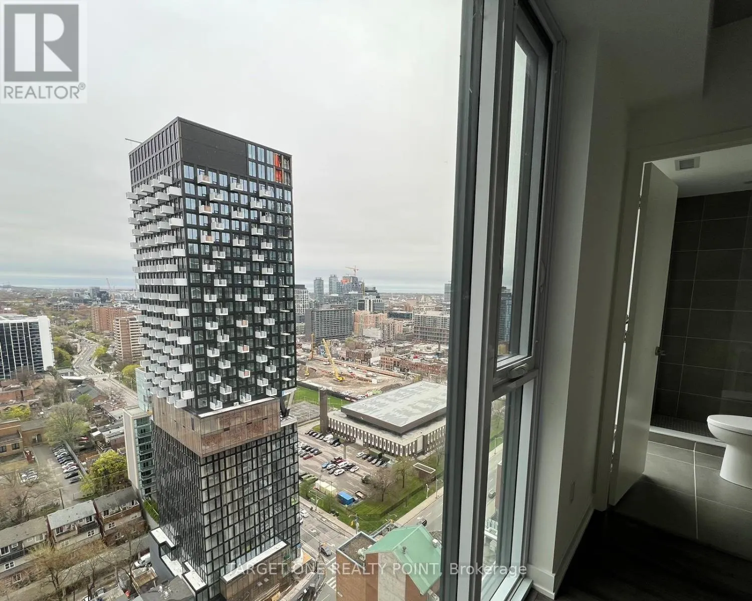 2601 - 65 MUTUAL ST