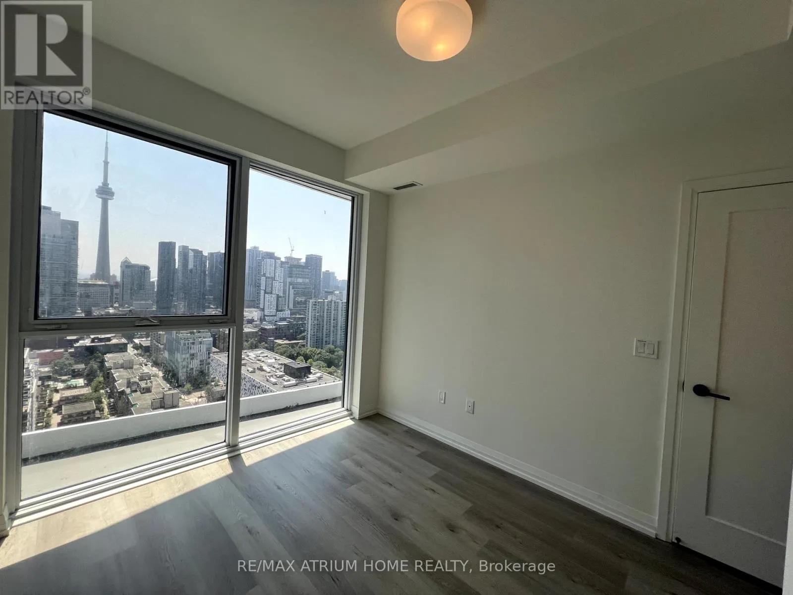 2609 - 280 DUNDAS STREET W