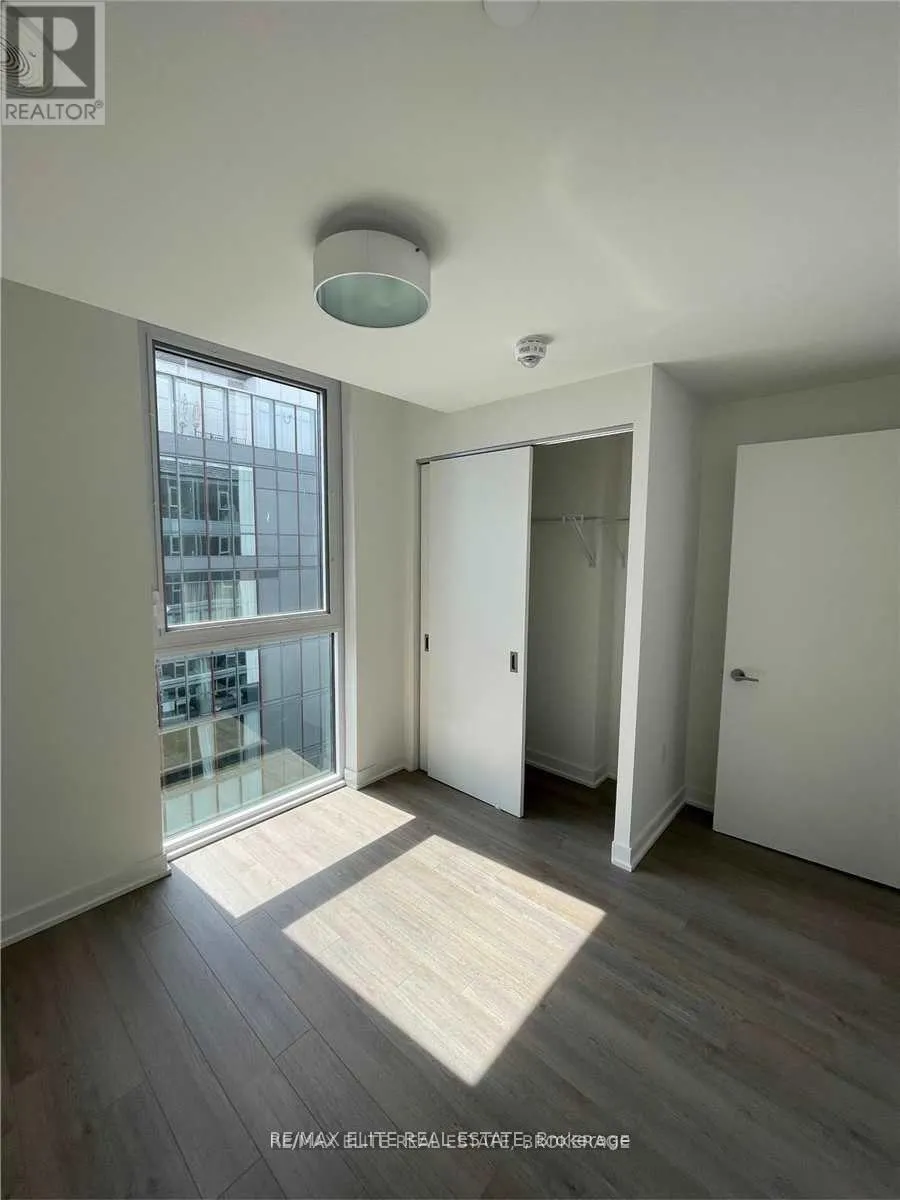 4108 - 357 KING STREET W