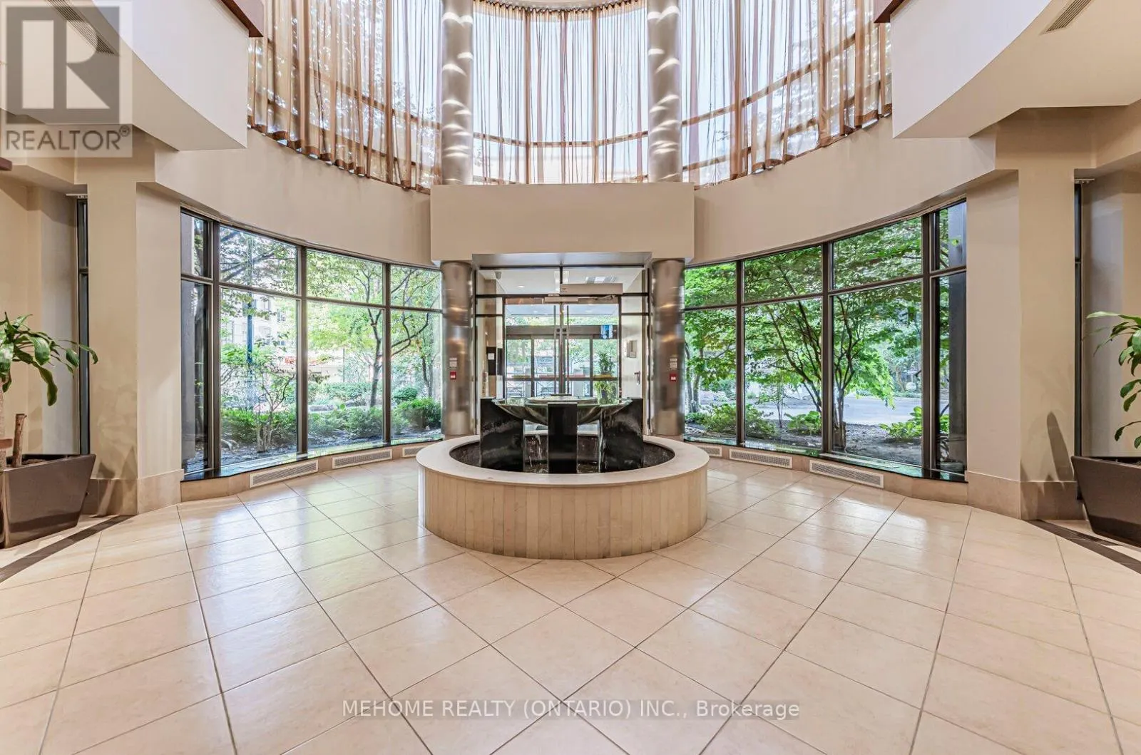 1304 - 10 NORTHTOWN WAY