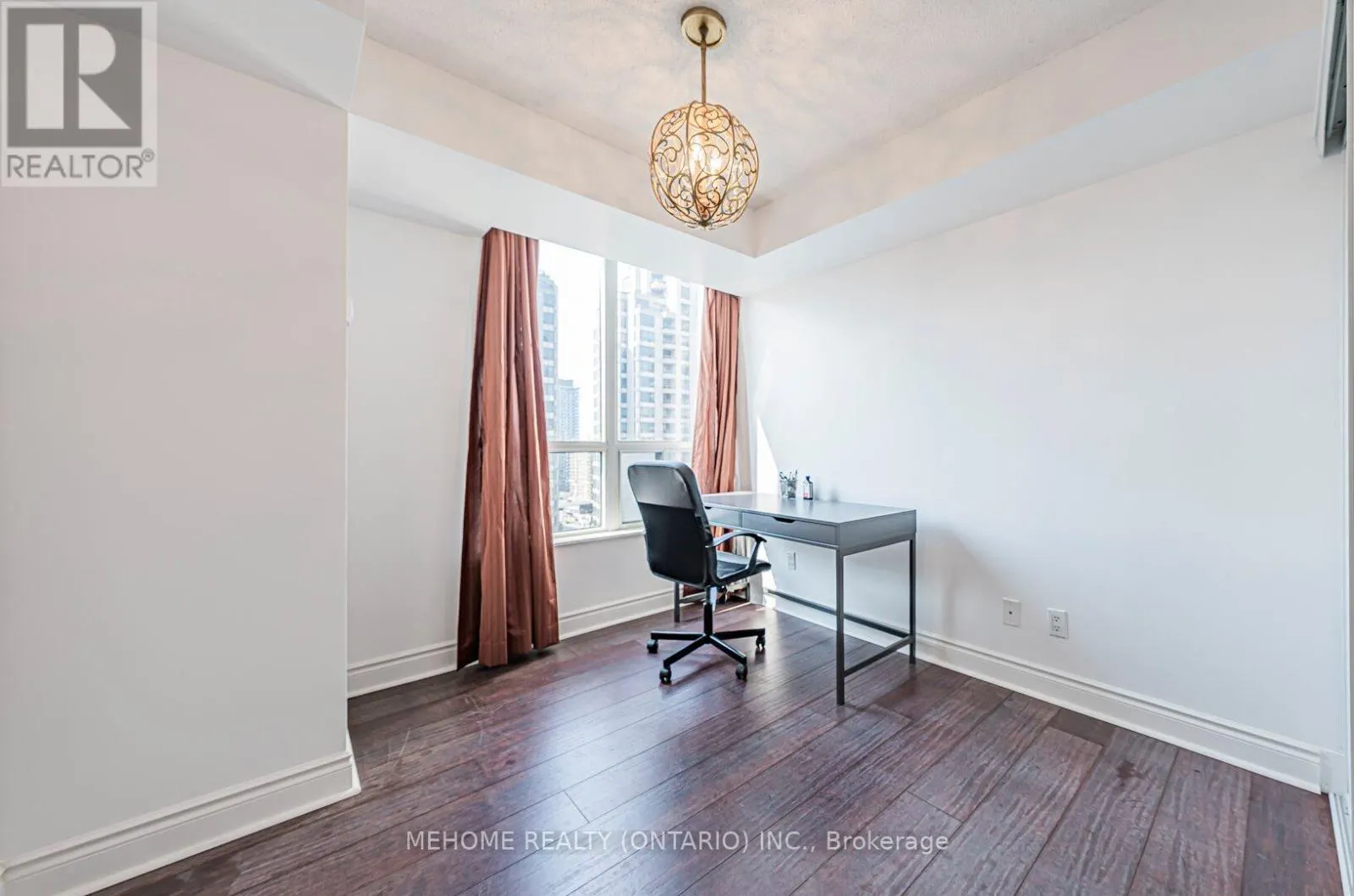 1304 - 10 NORTHTOWN WAY