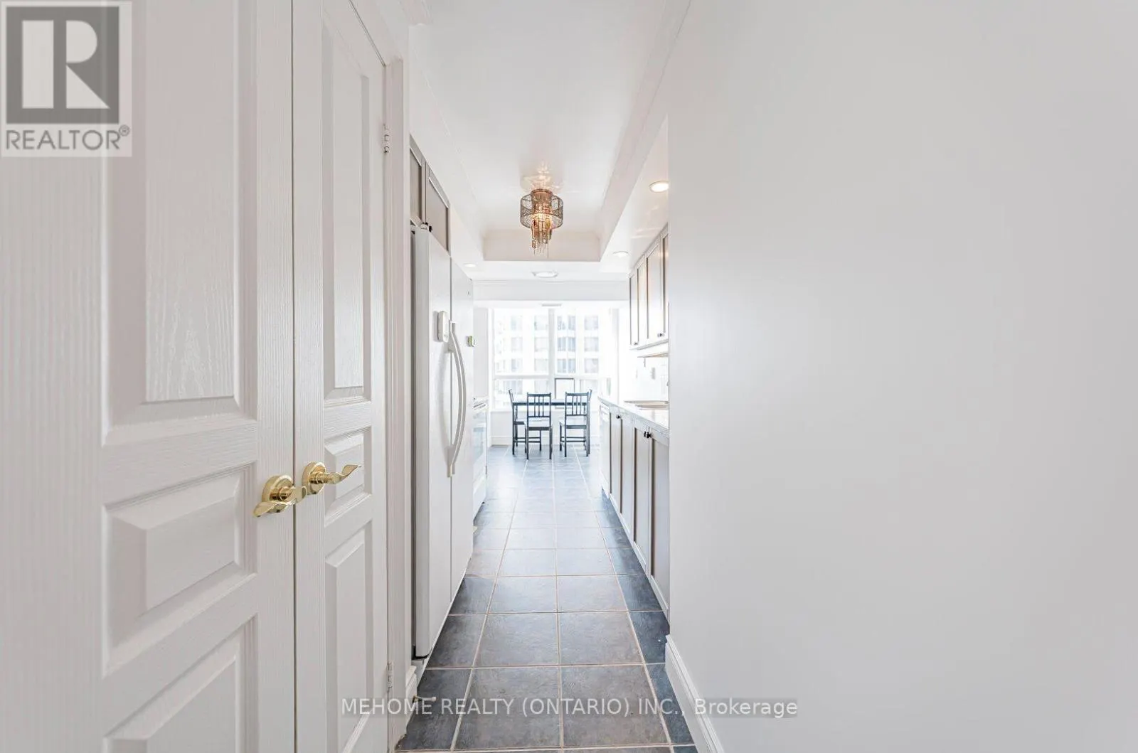 1304 - 10 NORTHTOWN WAY