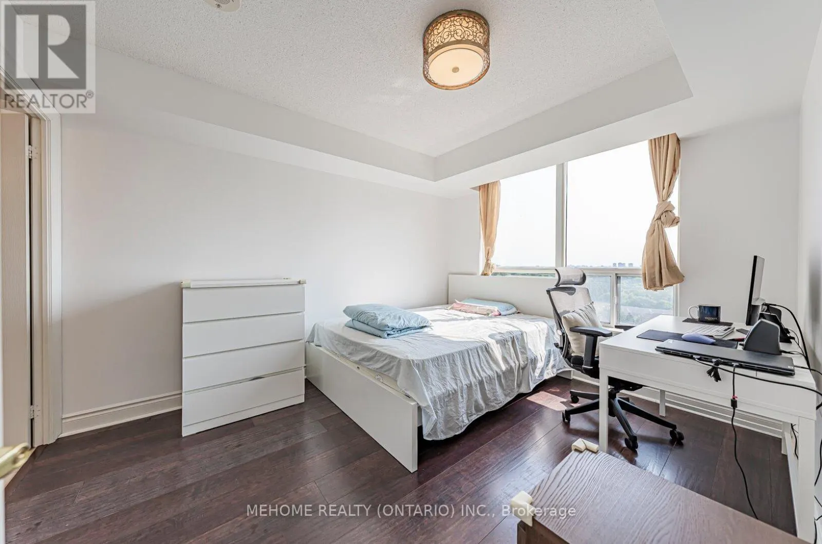 1304 - 10 NORTHTOWN WAY