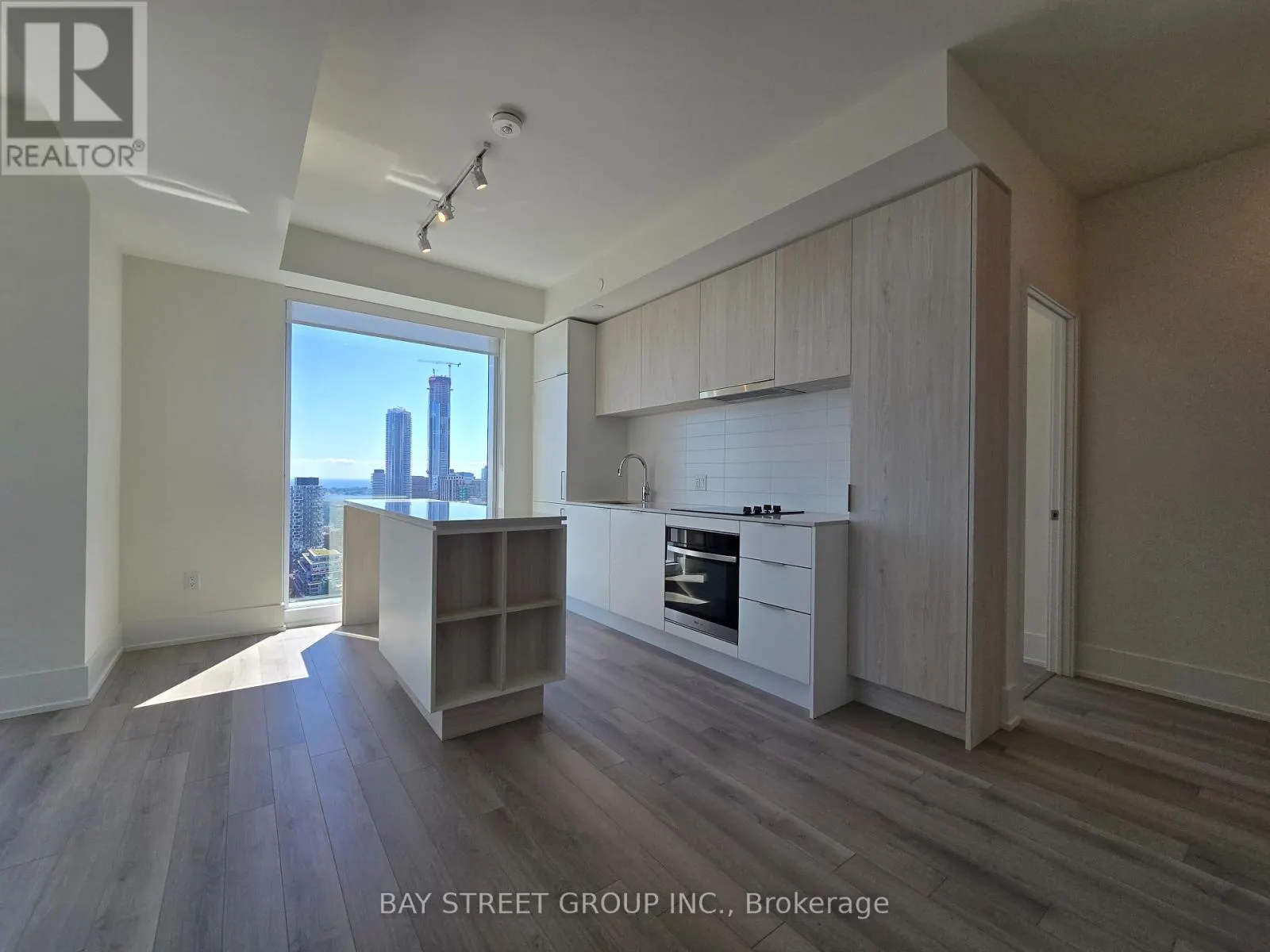 3607 - 89 CHURCH STREET