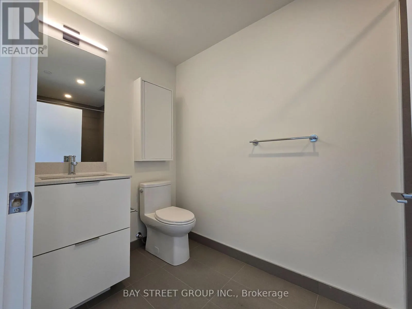 3607 - 89 CHURCH STREET