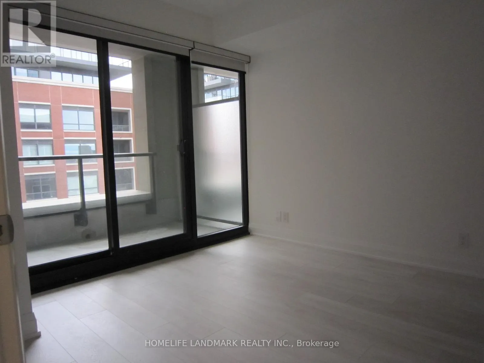 503 - 33 FREDERICK TODD WAY W