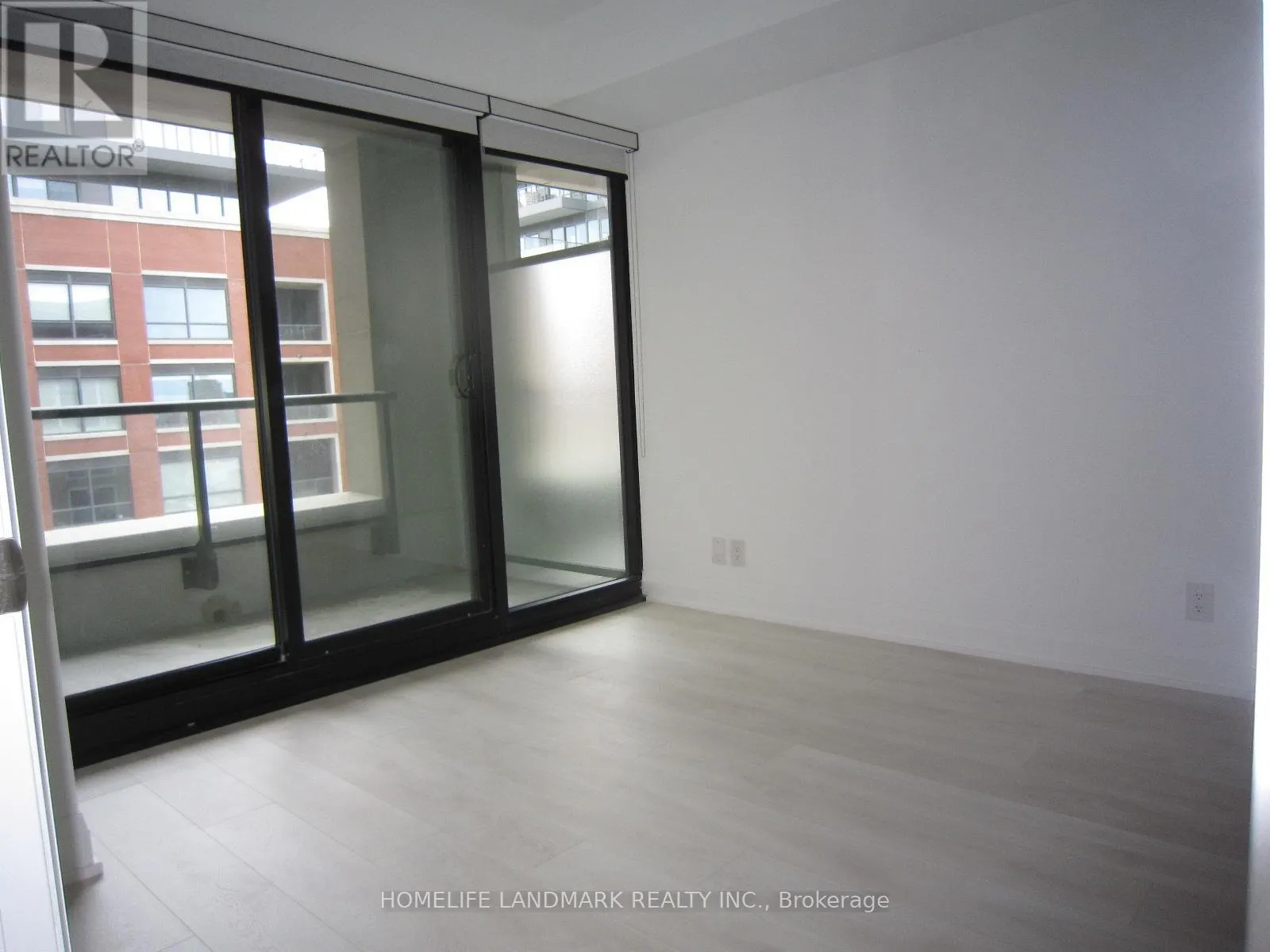 503 - 33 FREDERICK TODD WAY W