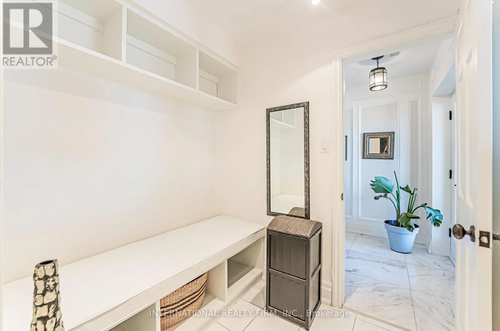 6 PENWOOD CRESCENT