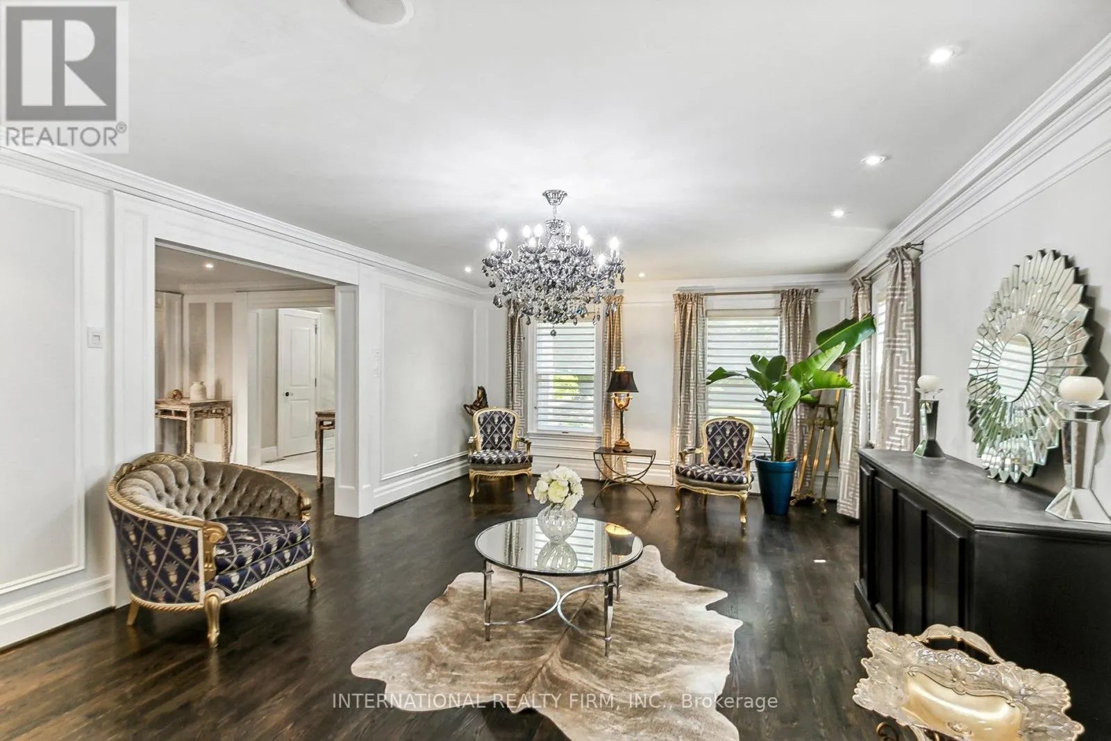 6 PENWOOD CRESCENT