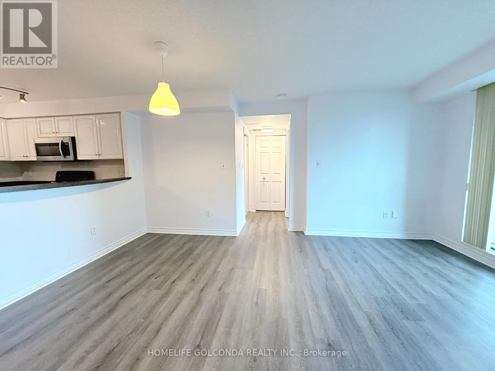 2306 - 7 LORRAINE DRIVE