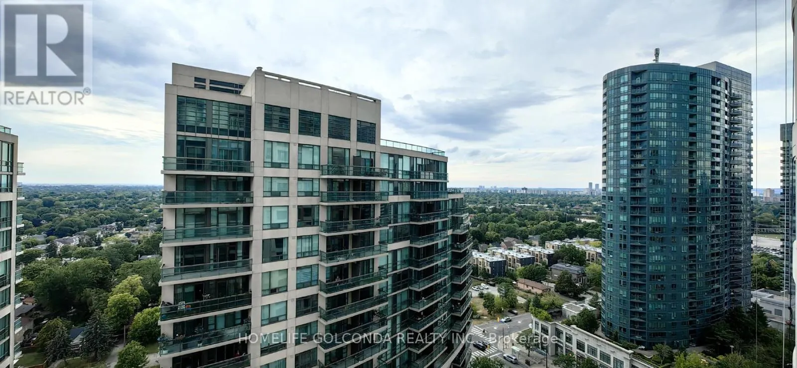 2306 - 7 LORRAINE DRIVE