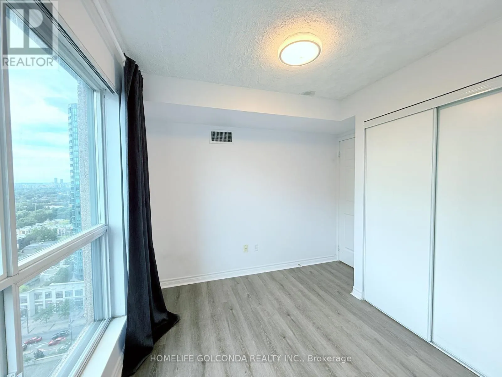 2306 - 7 LORRAINE DRIVE