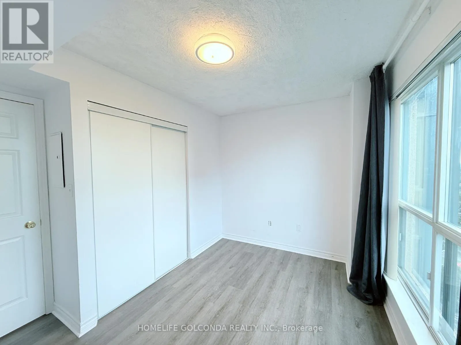 2306 - 7 LORRAINE DRIVE