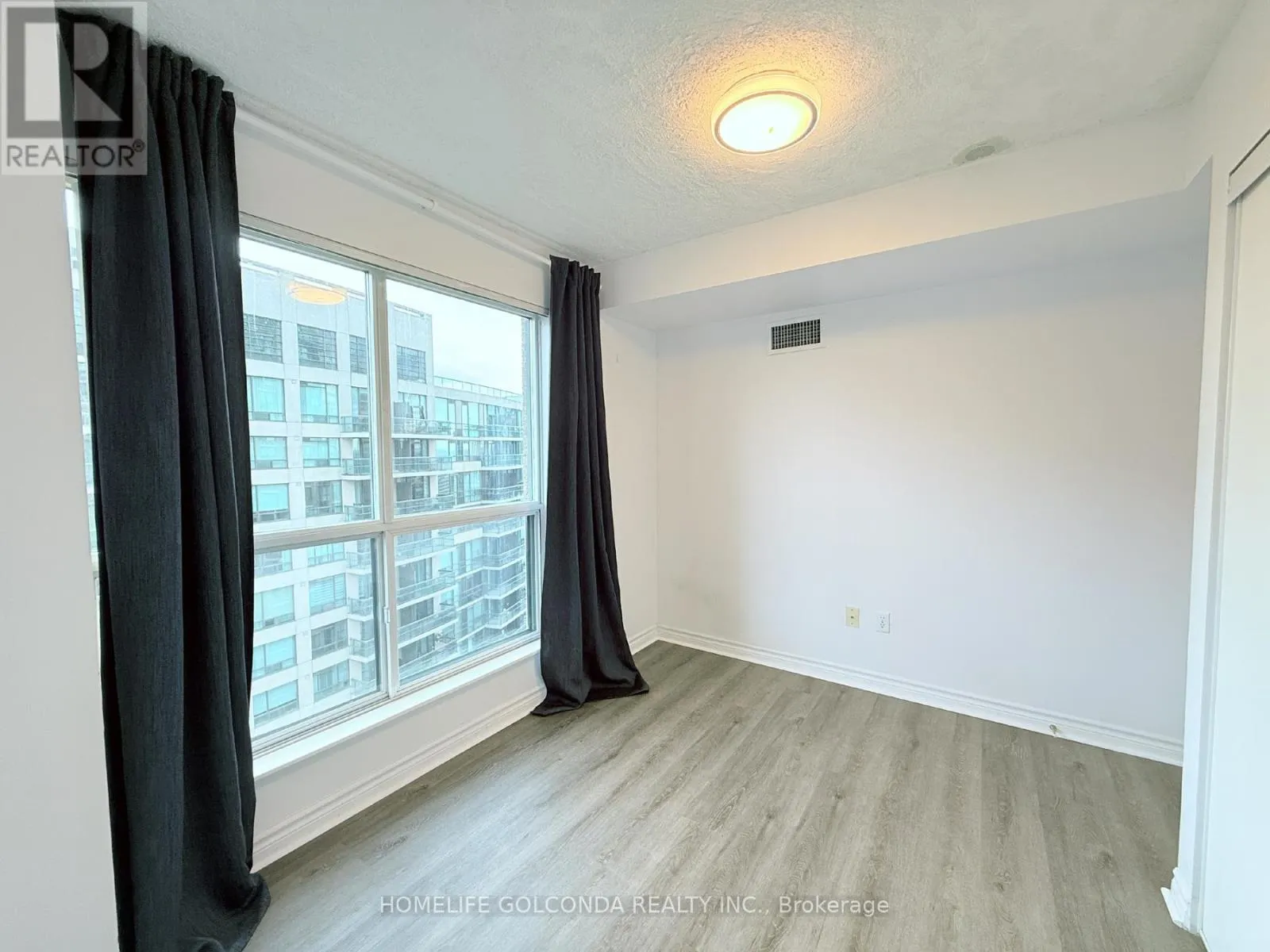 2306 - 7 LORRAINE DRIVE