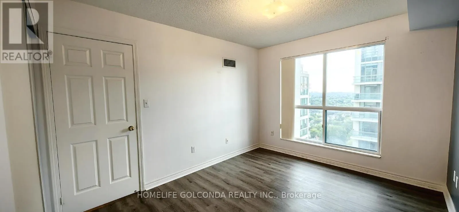 2306 - 7 LORRAINE DRIVE