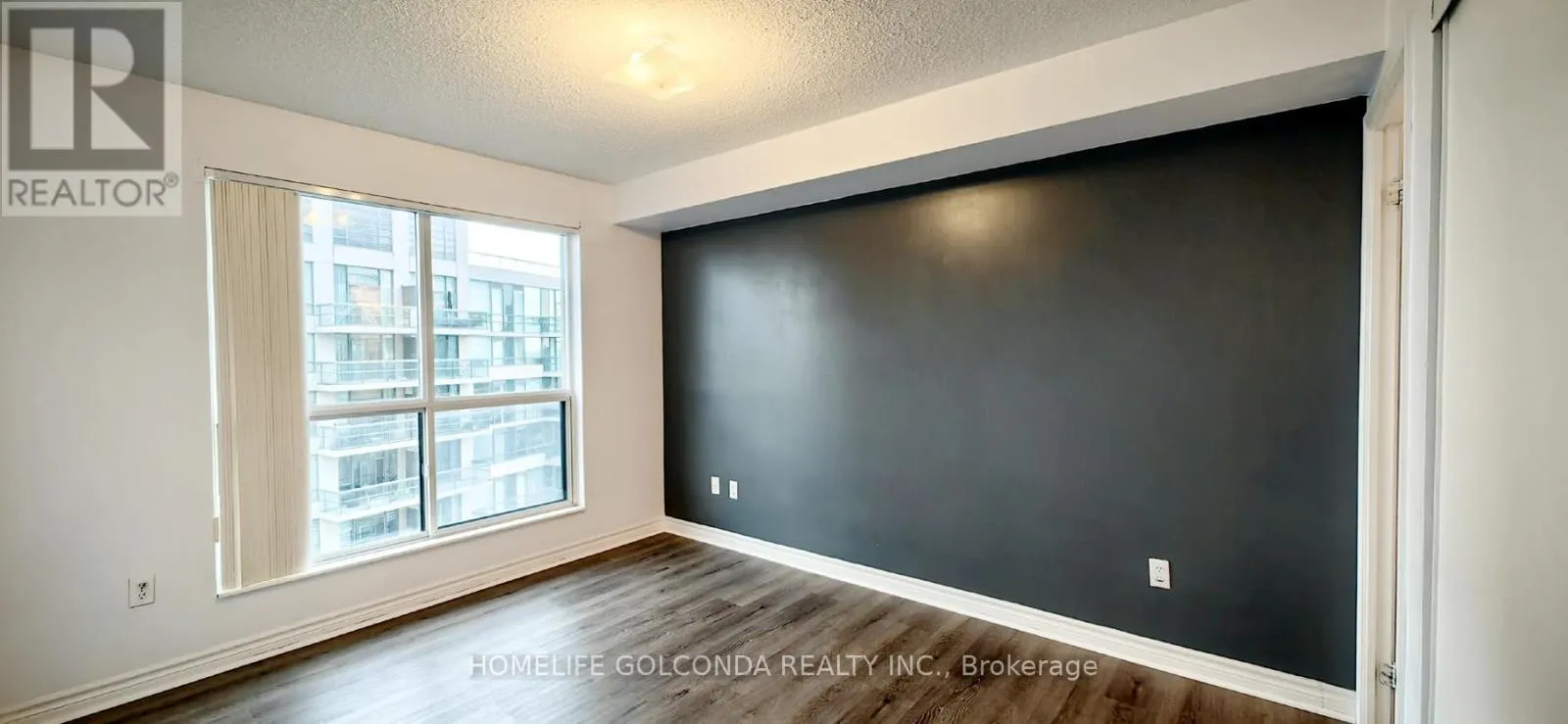 2306 - 7 LORRAINE DRIVE